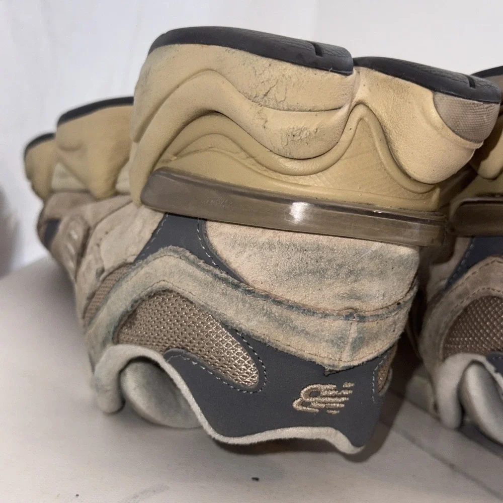 New Balance 9060 Gray Beige Low Top Lace-Up Unisex Sneakers GC9060EB 5.5 Mens